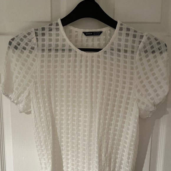 white top - Picture 2 of 4